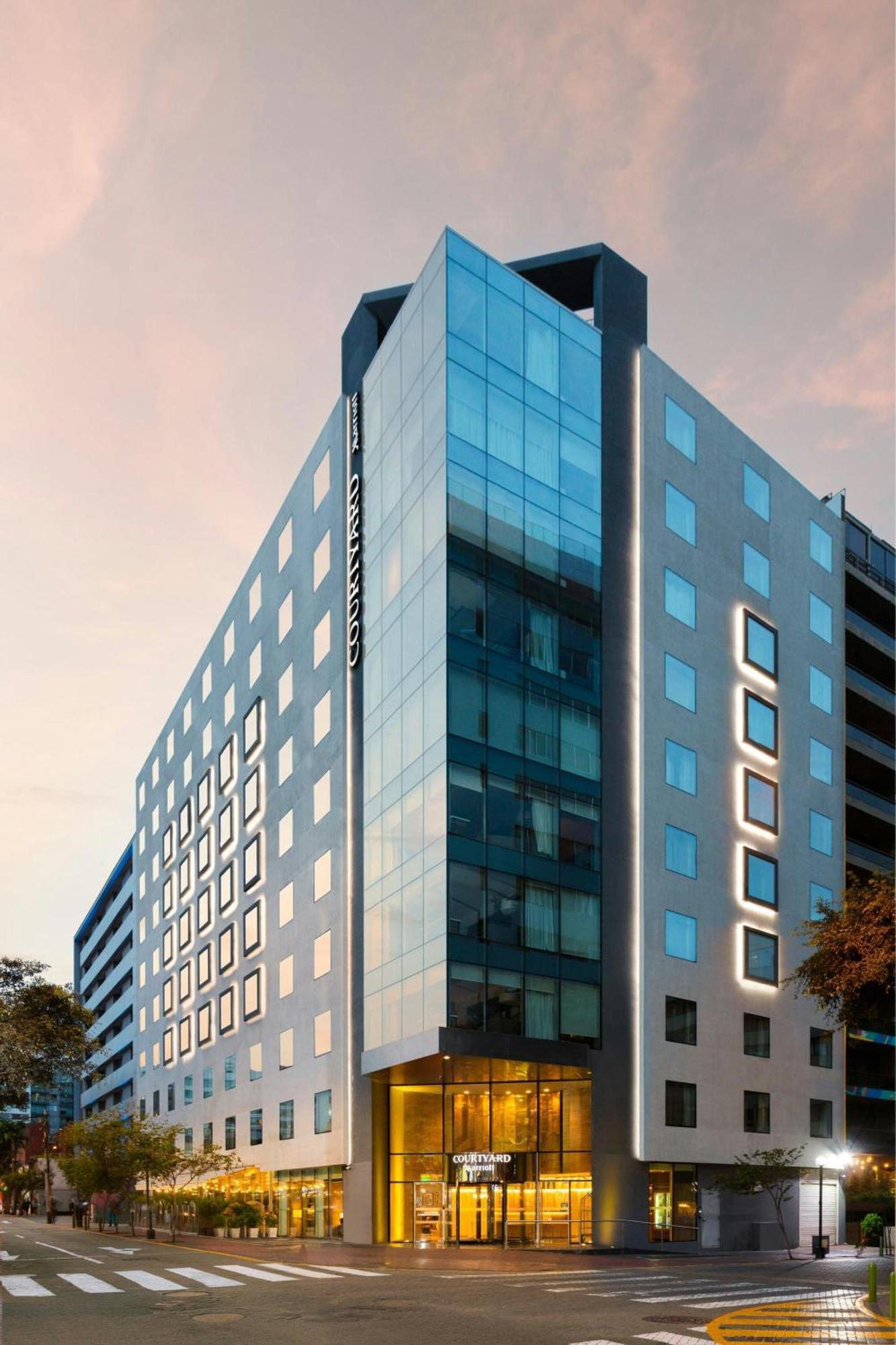 Hotel Courtyard By Marriott Miraflores 4*