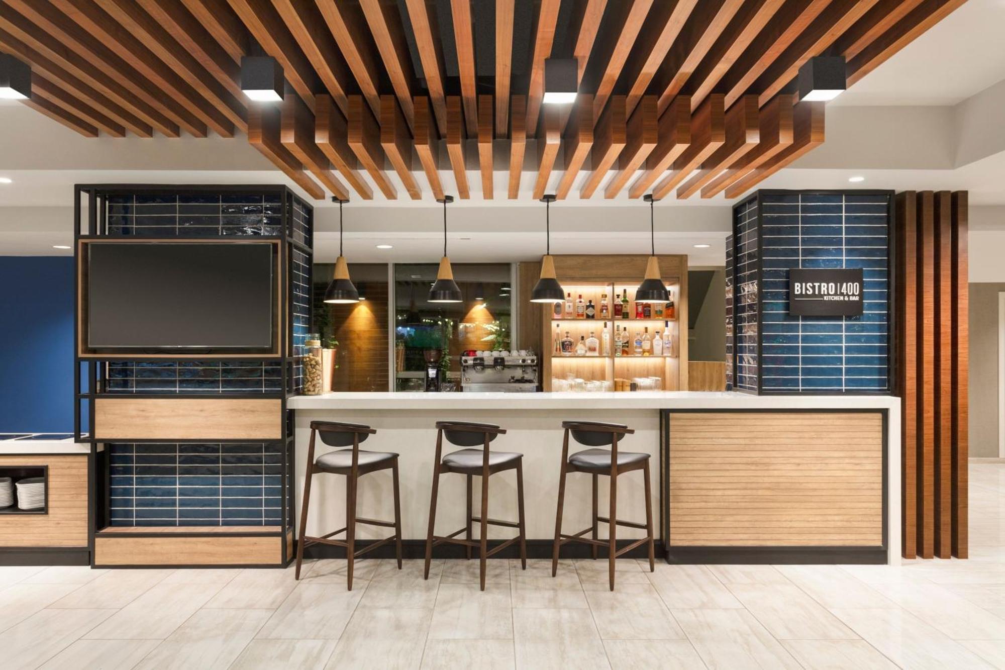 Courtyard By Marriott Miraflores Hotel