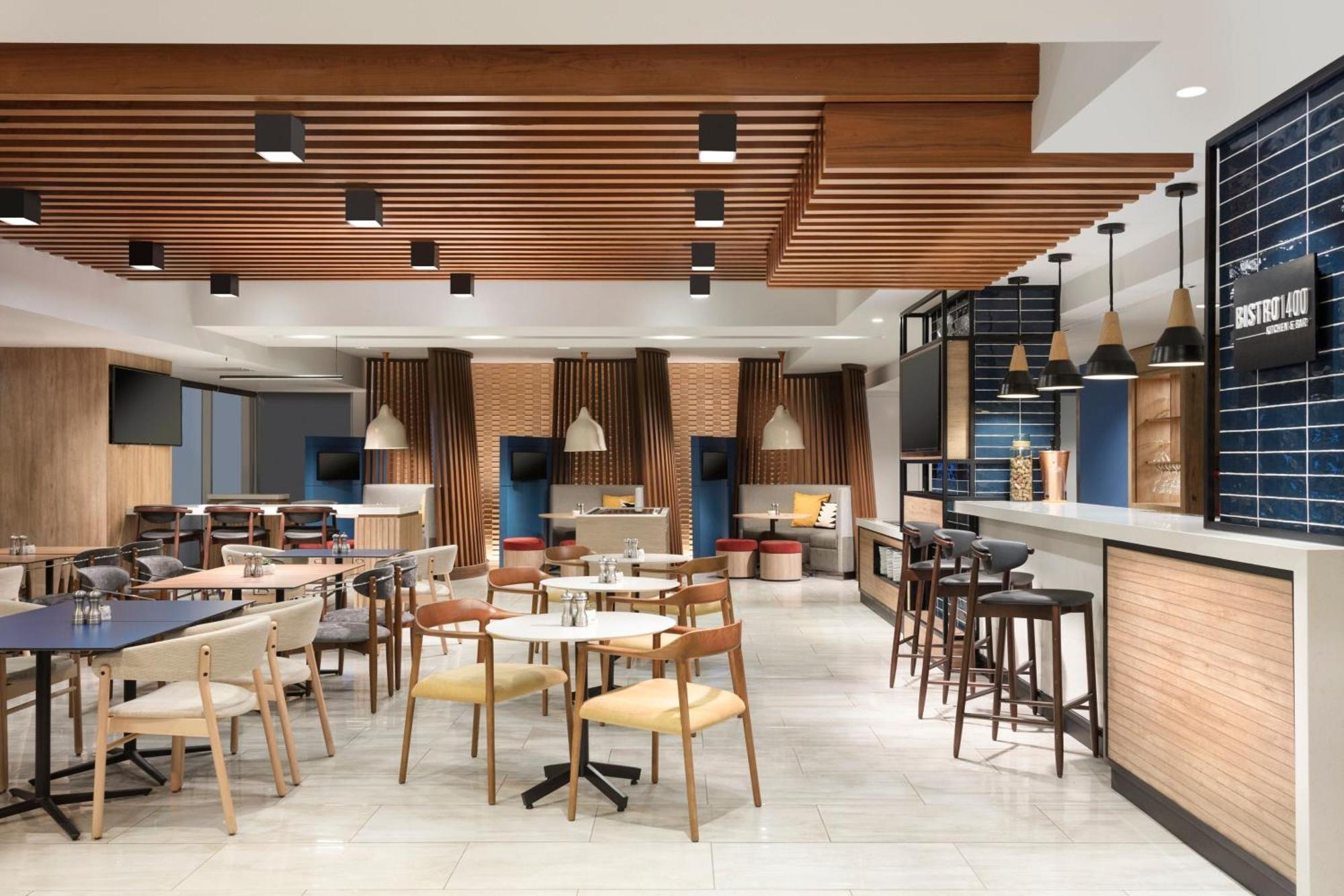 Courtyard By Marriott Miraflores Hotel